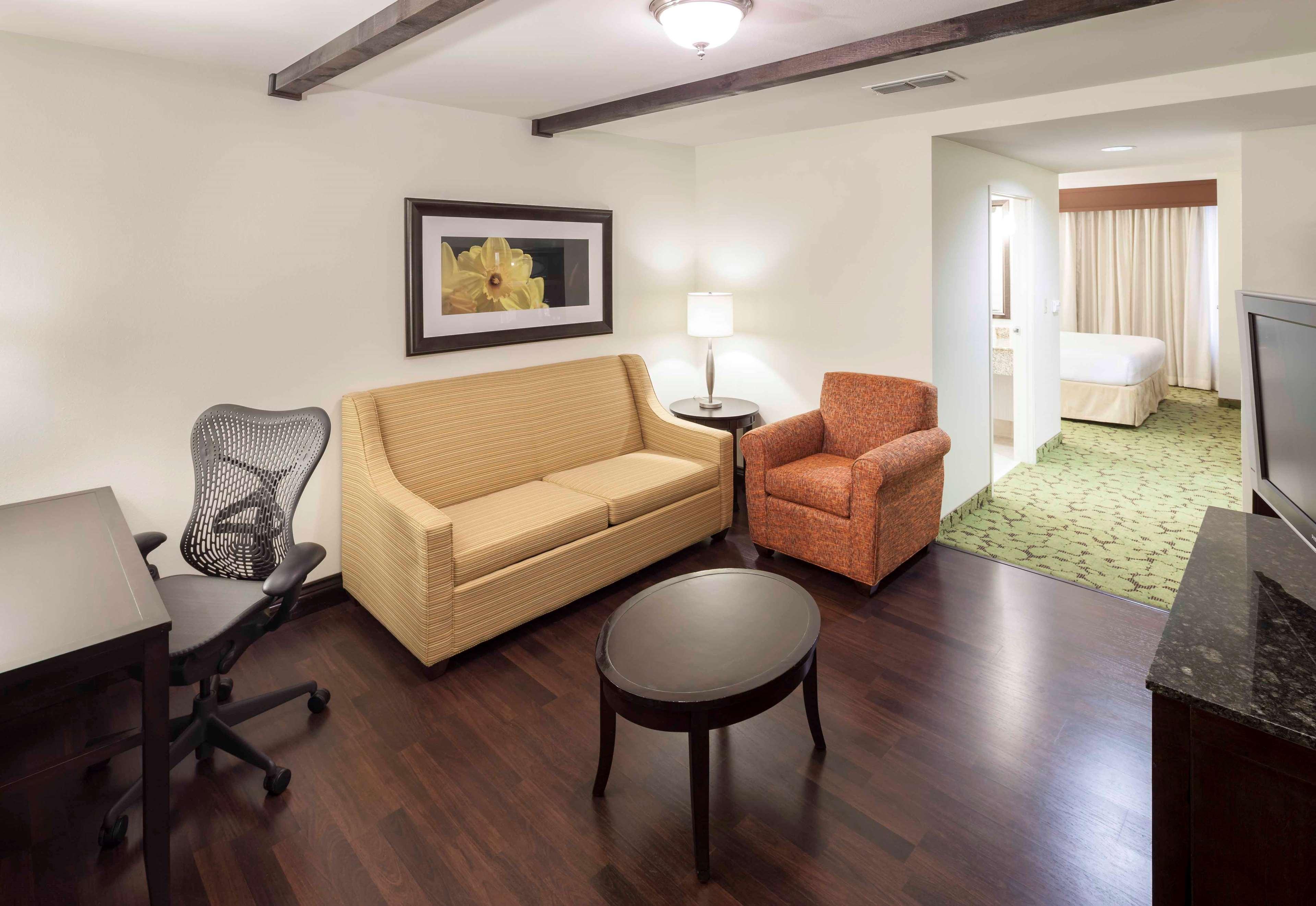 Hilton Garden Inn Dallas Льюисвилл Экстерьер фото